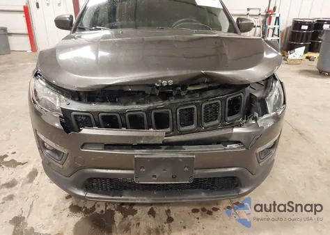 2018 Jeep Compass Latitude 4X4 from USA, damaged, VIN 3C4NJDBBXJT366352